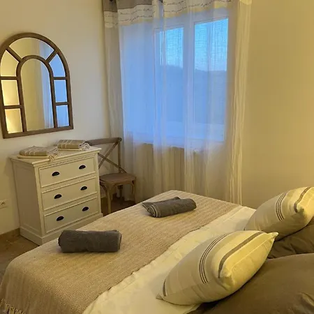 Le 104 * Saint-Privat-de-Champclos